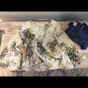 Love Stitch Peasant top Size Small